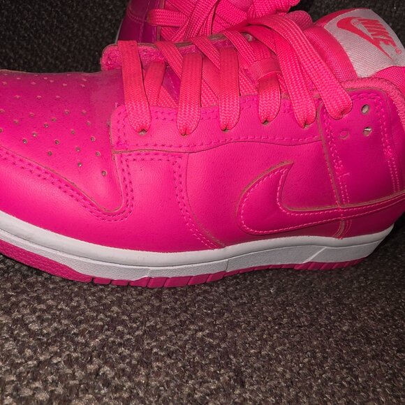 Nike Dunk Low Hyper Pink - Picture 3 of 6